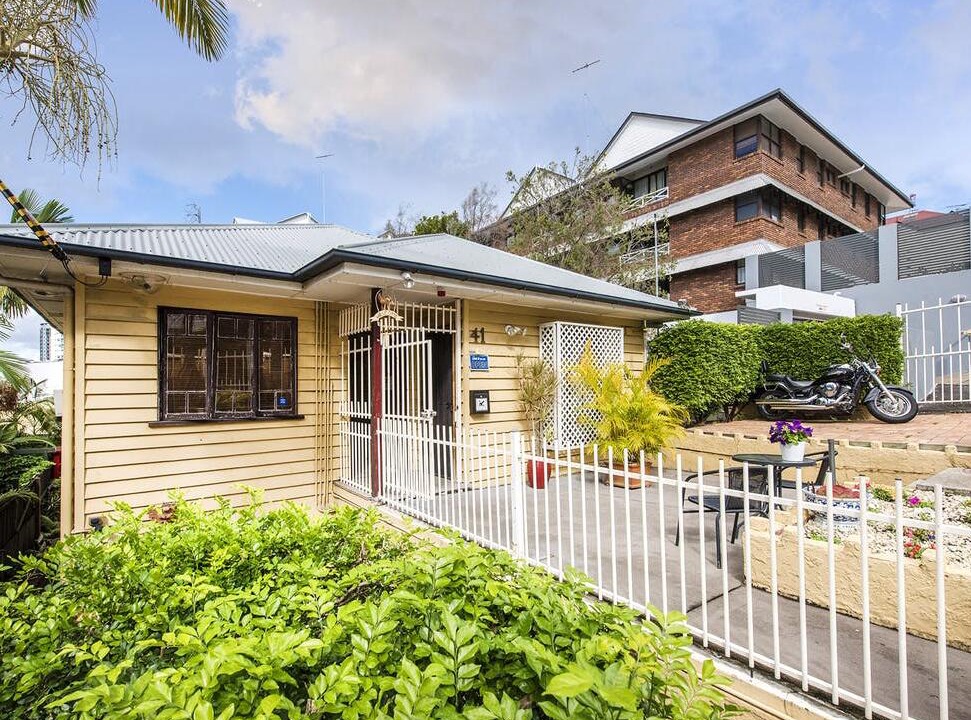 Spring Hill Hotel | Kookaburra Inn