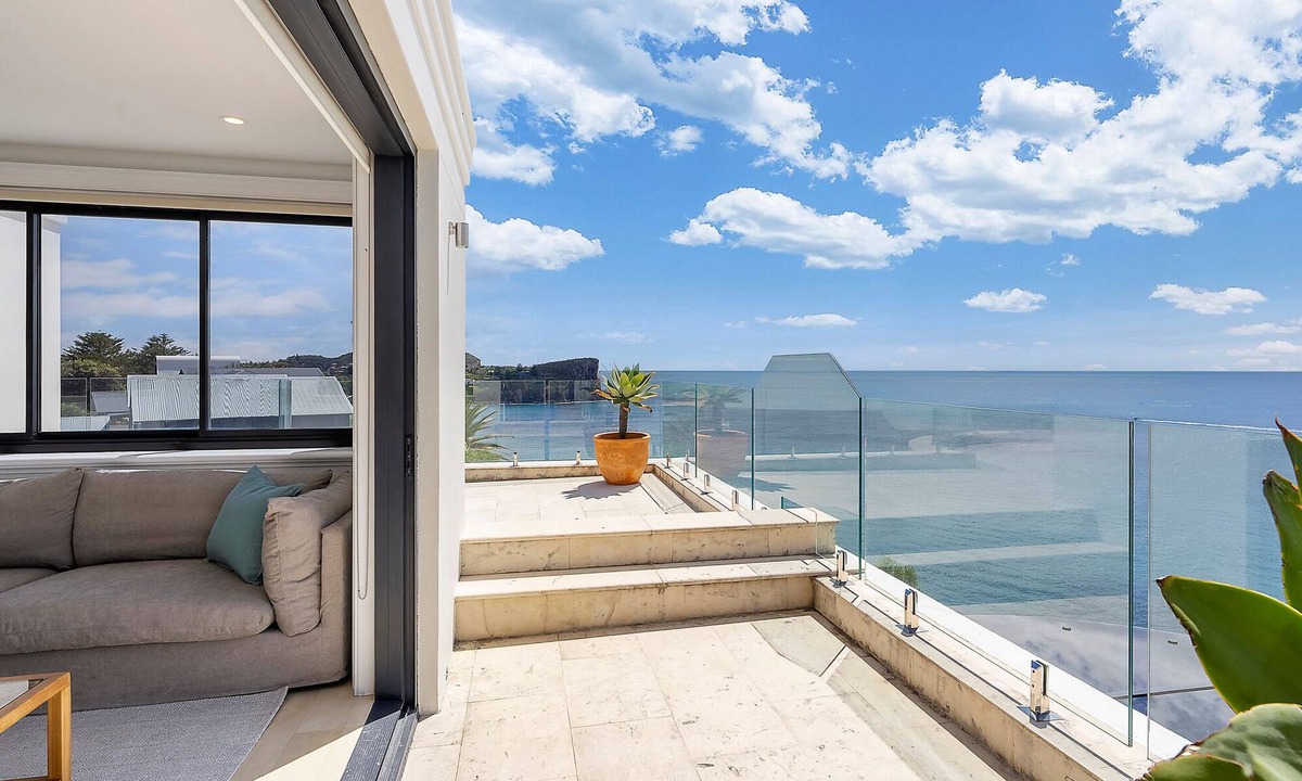 Avalon Beach House | “Kookaburra” - Oceanfront 4-Bed with Amazing Views
