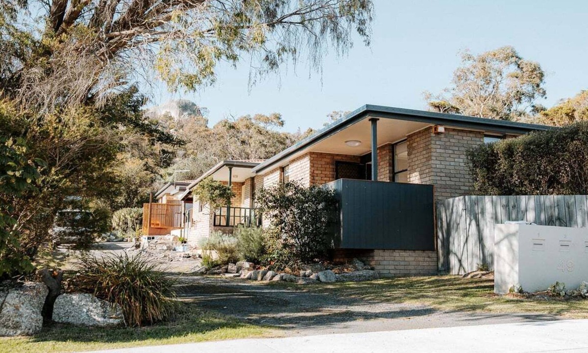 Bicheno House | Kooringal - Your Home by the Ocean in Bicheno