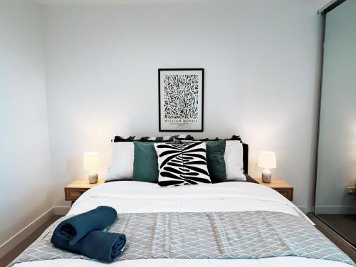 Box Hill Apartment | KozyGuru | Box Hill | Elegant City Hideaway