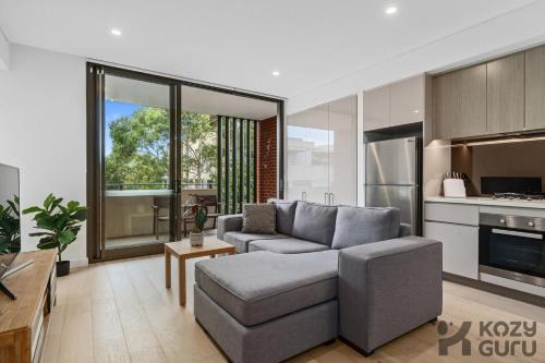 Roseville Apartment | KozyGuru | Roseville | Modern Leafy Retreat
