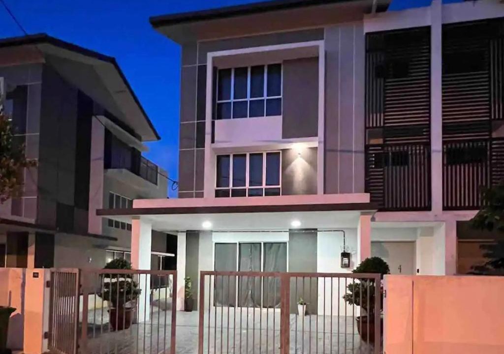 Bukit Rotan Villa | Kuala Selangor Semi -D 30pax Ev WallBox KTV Children Pool