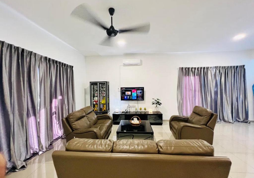 Bukit Rotan Villa | Kuala Selangor Semi -D 28pax Ev WallBox KTV Children Pool
