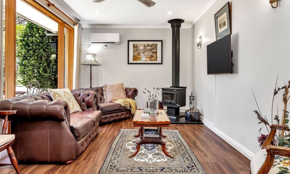 Crafers West House | KW Cottage | Animals, Farm Escape, Walking Trail