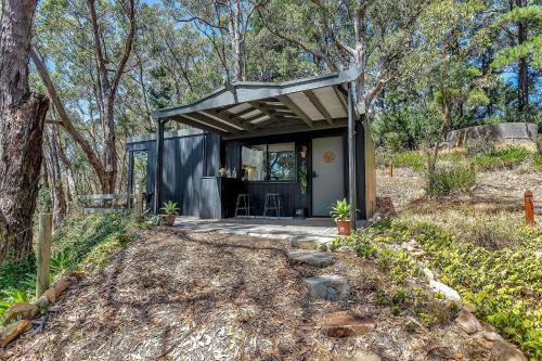 Crafers West House | KW Treehouse Luxury Private Farm Escape for 2 with Walking Trails