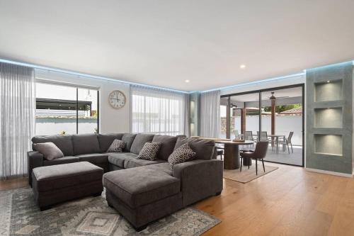 Labrador House | Labrador Living - Spacious Haven near Lagoon & Cafés