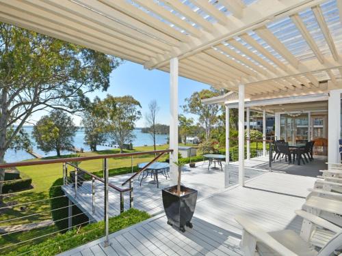 Morisset Park House | Lake Macquaries' Edgewater Escape at Morisset Memories