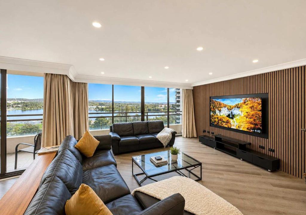 City West Apartment | Lakefront Panorama Elite