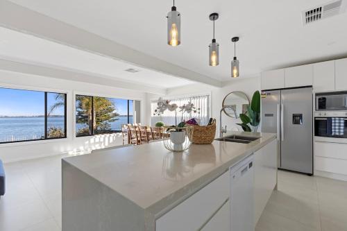 Buff Point House | Lakeside Luxury Buff Point