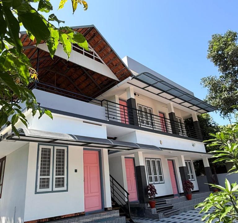 Mathilil House | Lakeside Meadows- Diamond Homestay