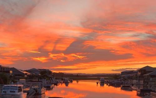 Yamba Apartment | Lakeview Yamba River Side Waters