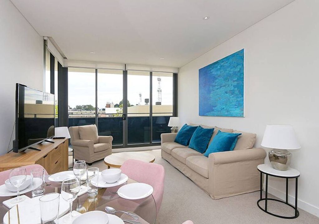 Claremont Apartment | Large Modern 2 Bedroom Apartment near Lake Claremont