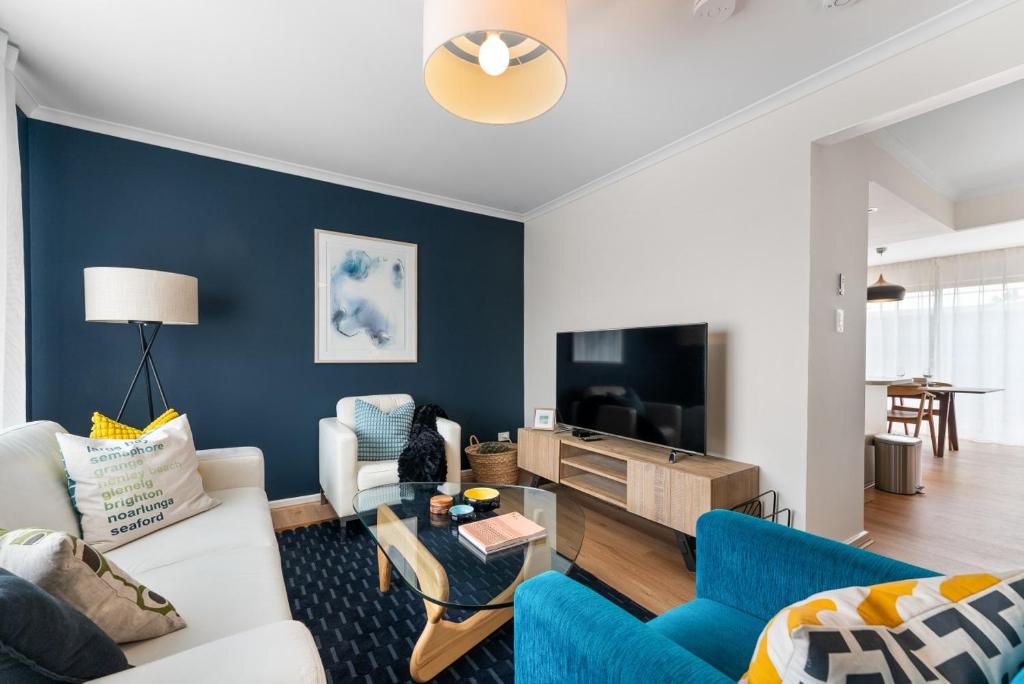 Largs Bay House | Largs Bay Stay - Relaxed Beachside Retreat with BBQ