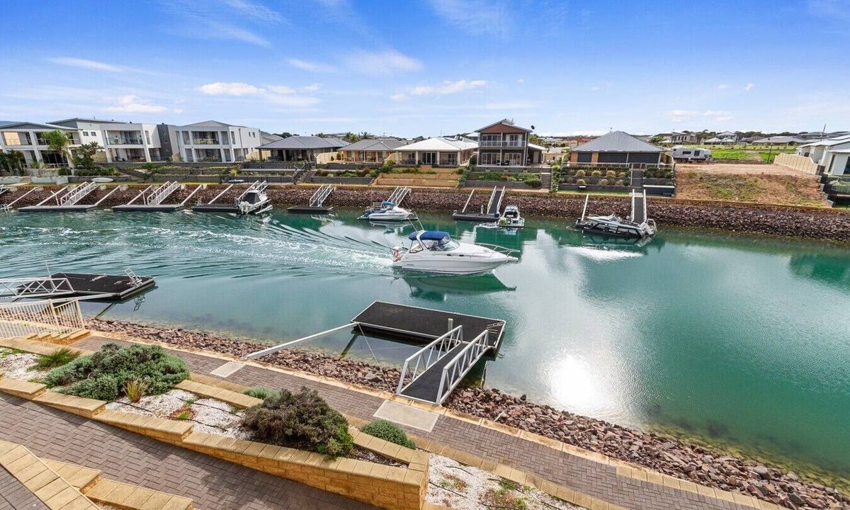 Wallaroo House | Latitude 39 - Luxury Home on the Wallaroo Marina