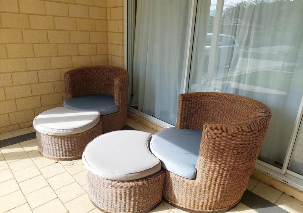 Broadwater House | Lazy Daze on Davies