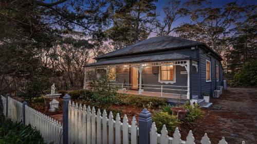Blue Mountains City Council House | Le Petit Chateau