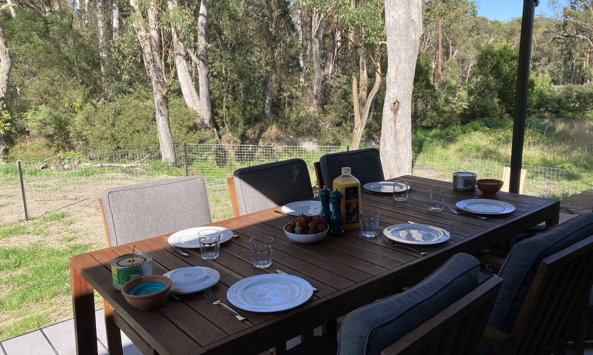 Willsons Downfall Cottage | Lehnnore luxury escape. Off grid, unwind, relax! Pet-Friendly!