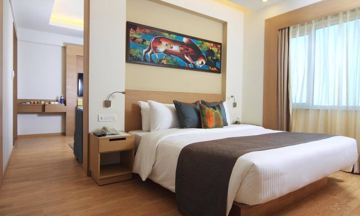 Bengaluru Hotel | Lemon Tree Premier, Ulsoor Lake, Bengaluru