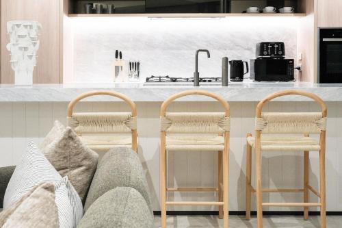 Brisbane Central Business District Apartment | Level 56 CBDs Most Luxurious Apartment 5 Star Exp