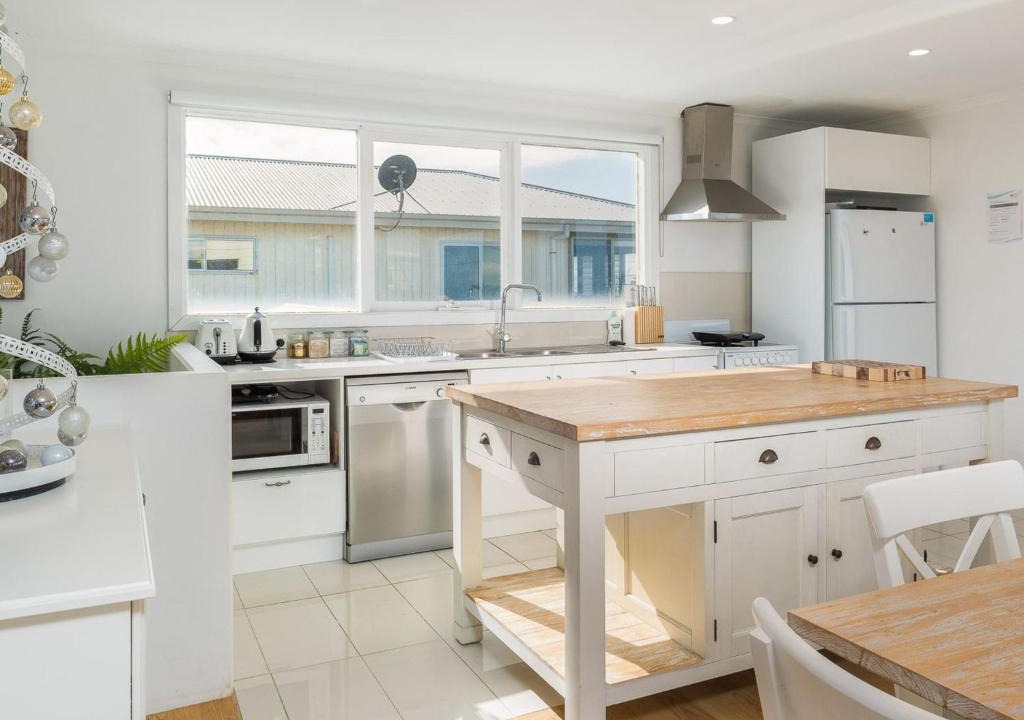 Surf Beach House | Licence to Chill