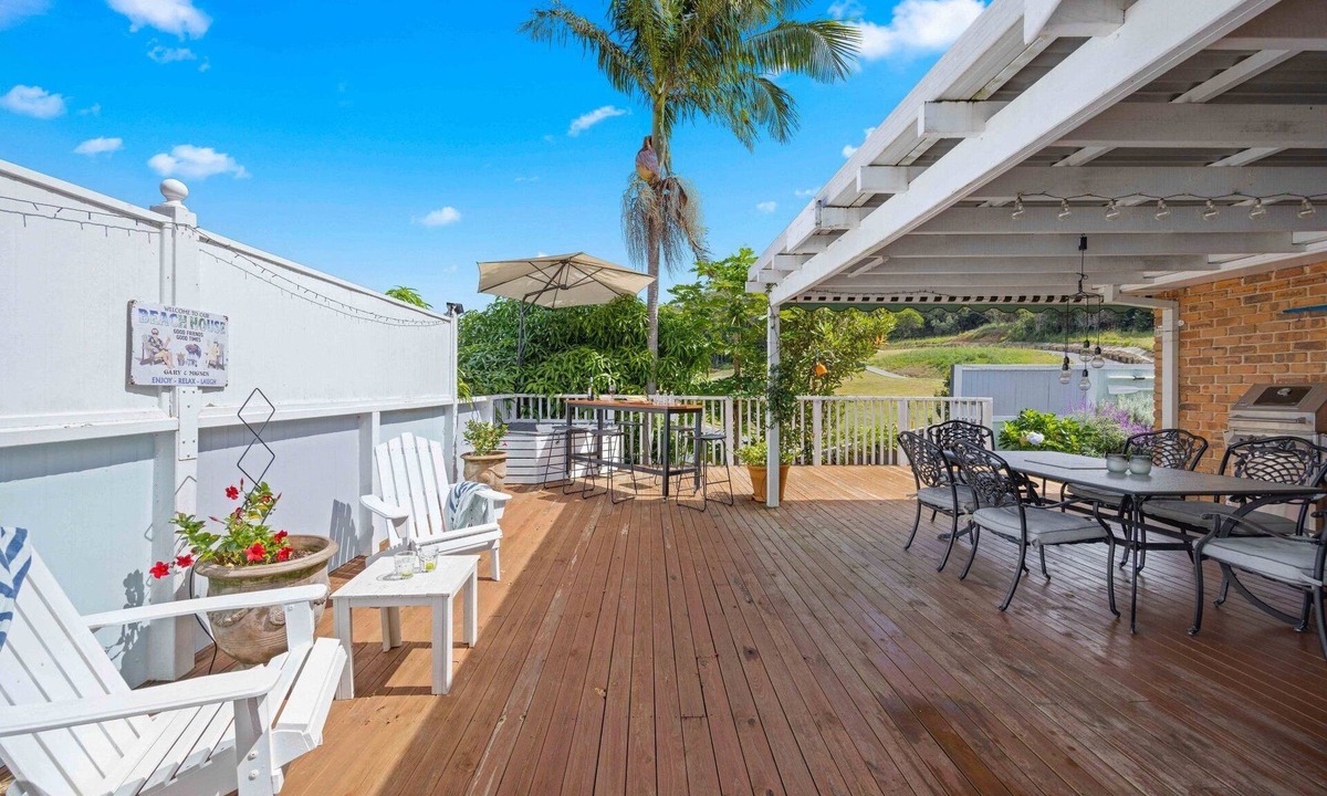 Port Macquarie House | Lighthouse Vaccay, family beach house pool