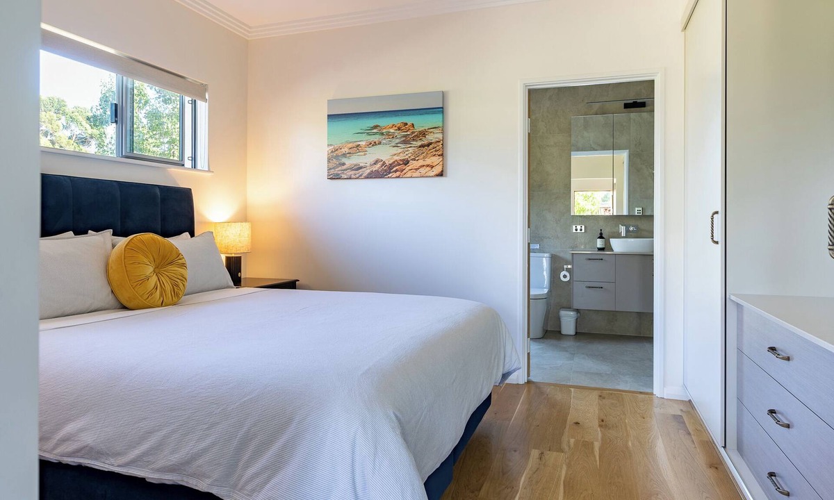Margaret River Apartment | Lilly Pilly Cottage Margaret River. Quiet and close to town.
