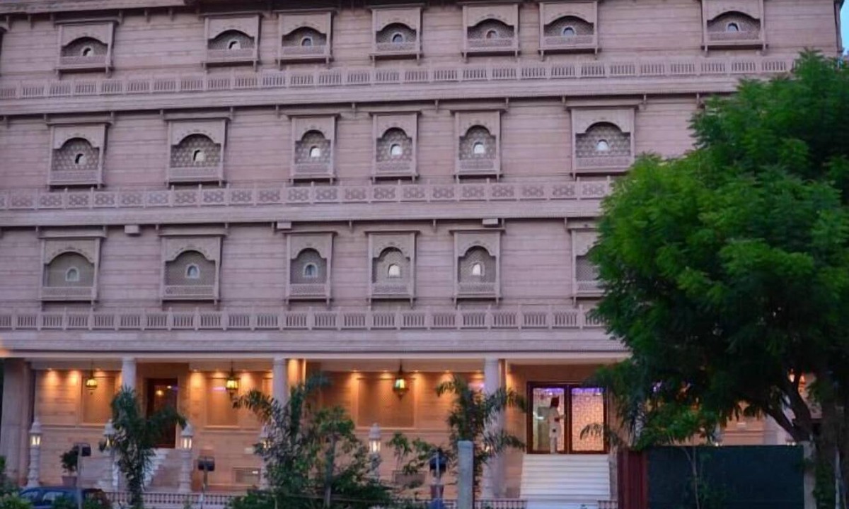 Amer Fort Road Hotel | Lilypool - The Heritage Jalmahal