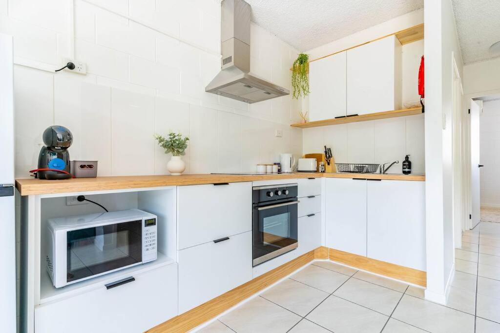 Cannonvale Apartment | Little Coastal Haven apartment with a pool!