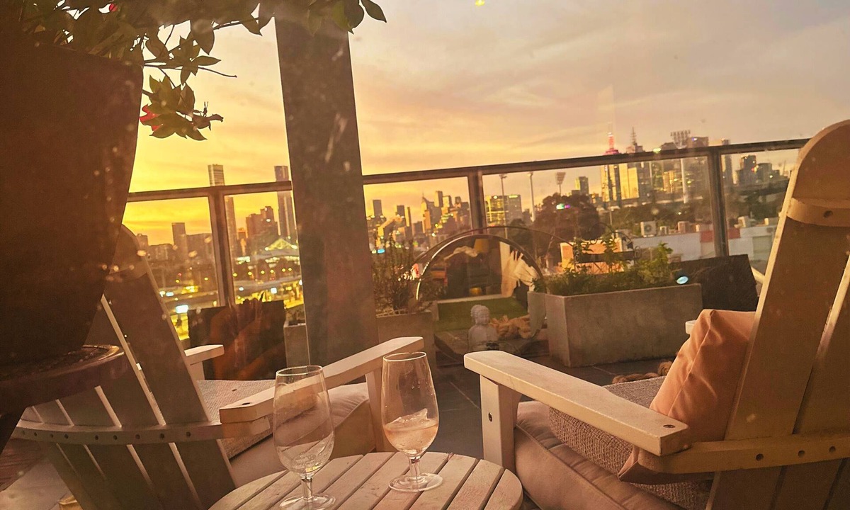 Cremorne Apartment | Location + possibly the biggest private balcony in Richmond- Overlooks MGC, AAMI