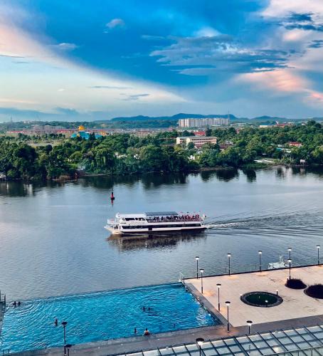 Kuching Apartment | LoFF Suite River View 2 Bedroom at Kuching Riverine Resort