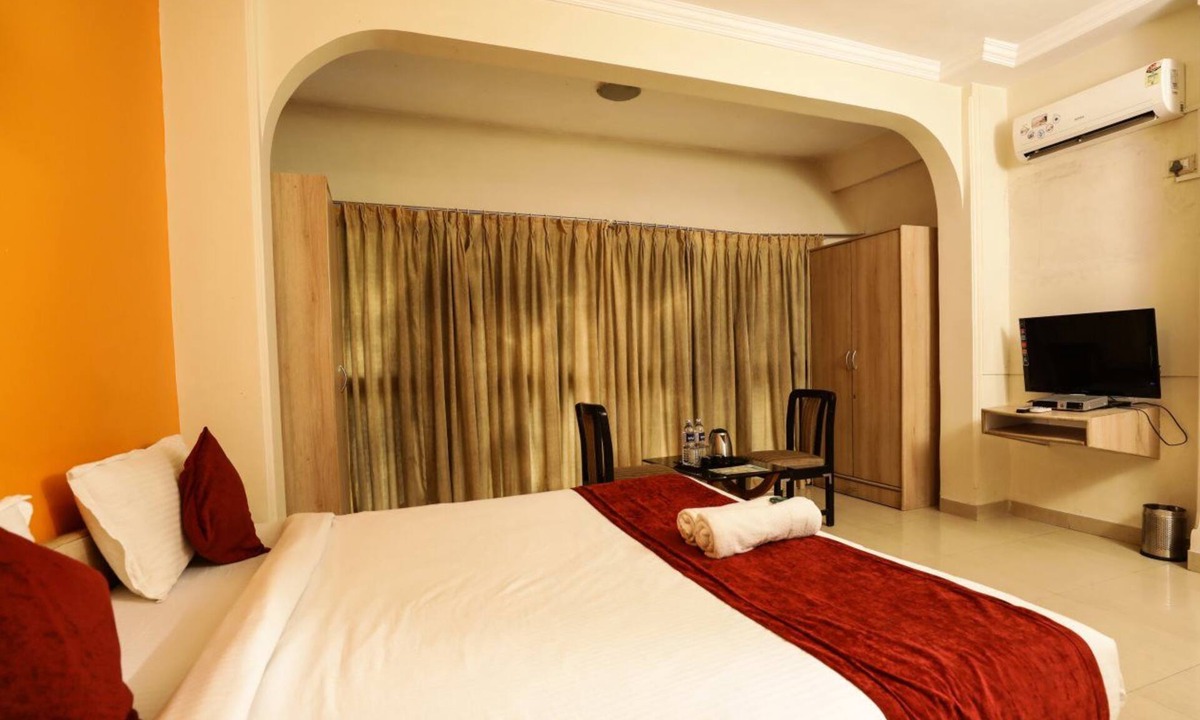 Koregaon Park House | Lofty Seasons Service Apartments