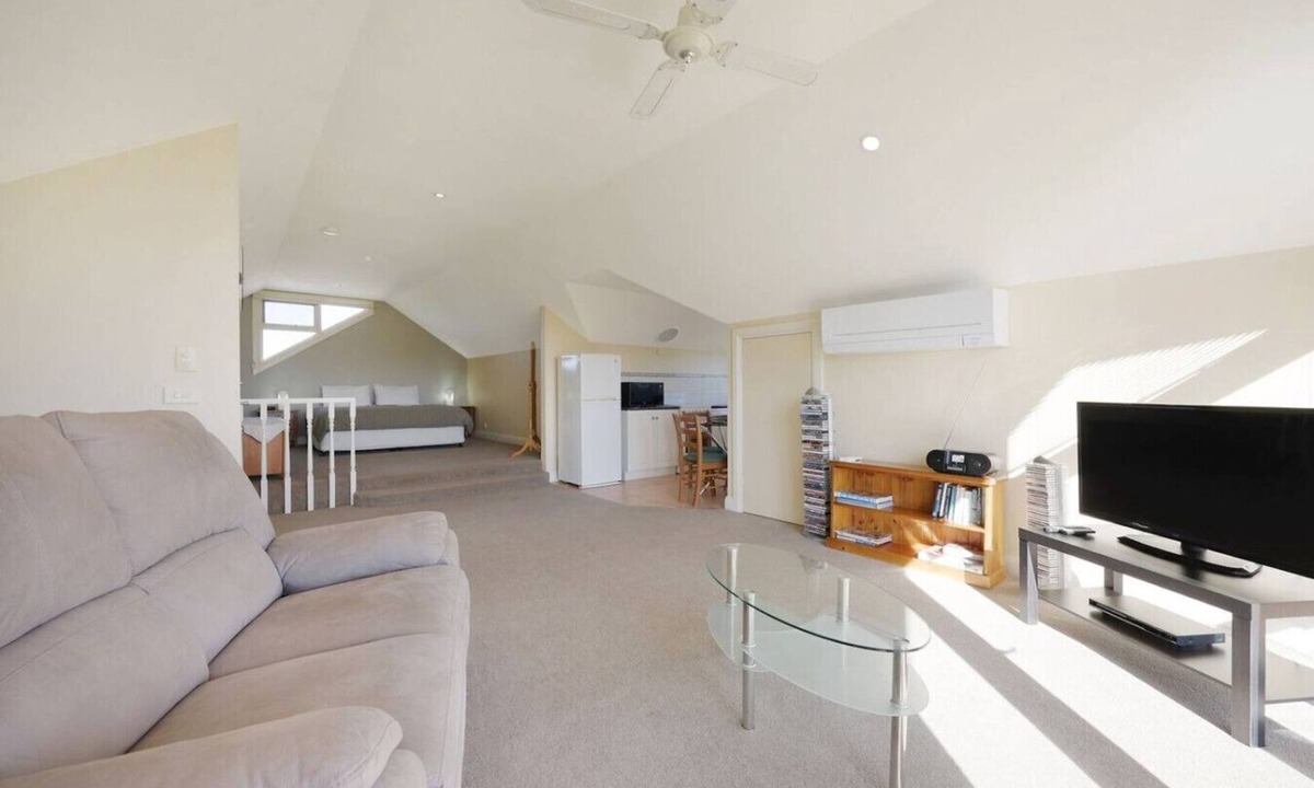 Warrnambool Apartment | Logans Beach Apartments - The Loft