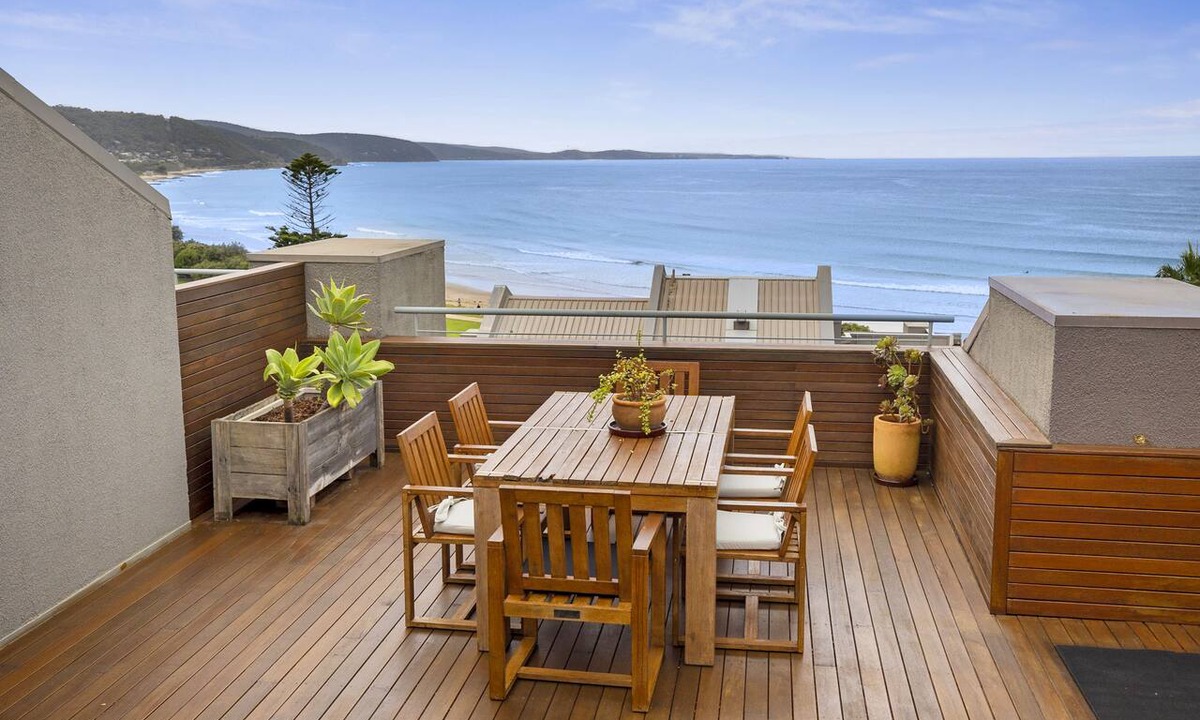 Lorne Hotel | Lorne Beachfront Accommodation