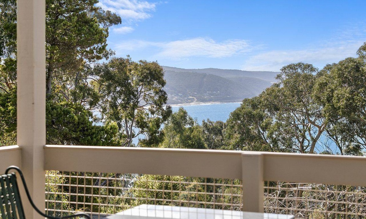 Lorne House | Lorne Lodge