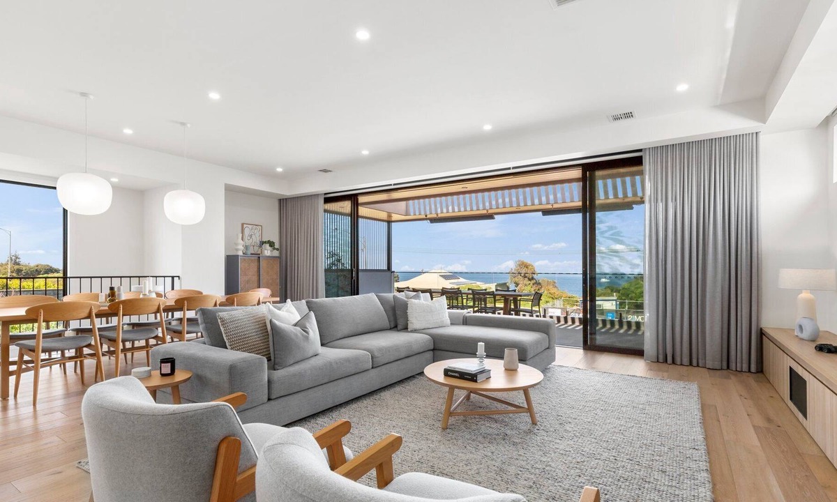 Black Rock House | Luxe beachfront property opposite the beach