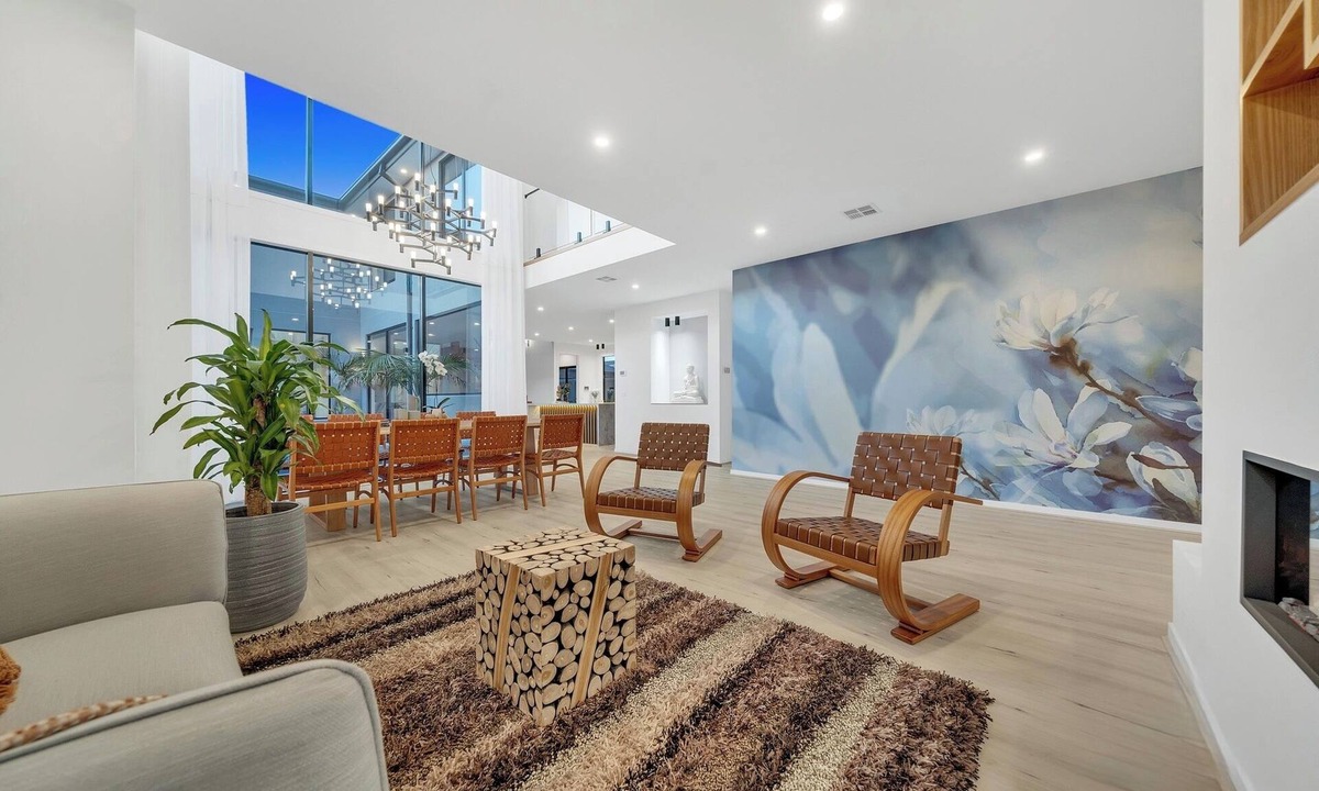 Clyde North House | Luxe designer house with Pool, Cinema & Gym