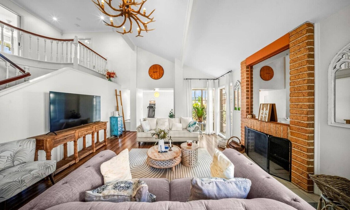 Algester House | Luxe Escape | Modern Family Home w/Private Patio