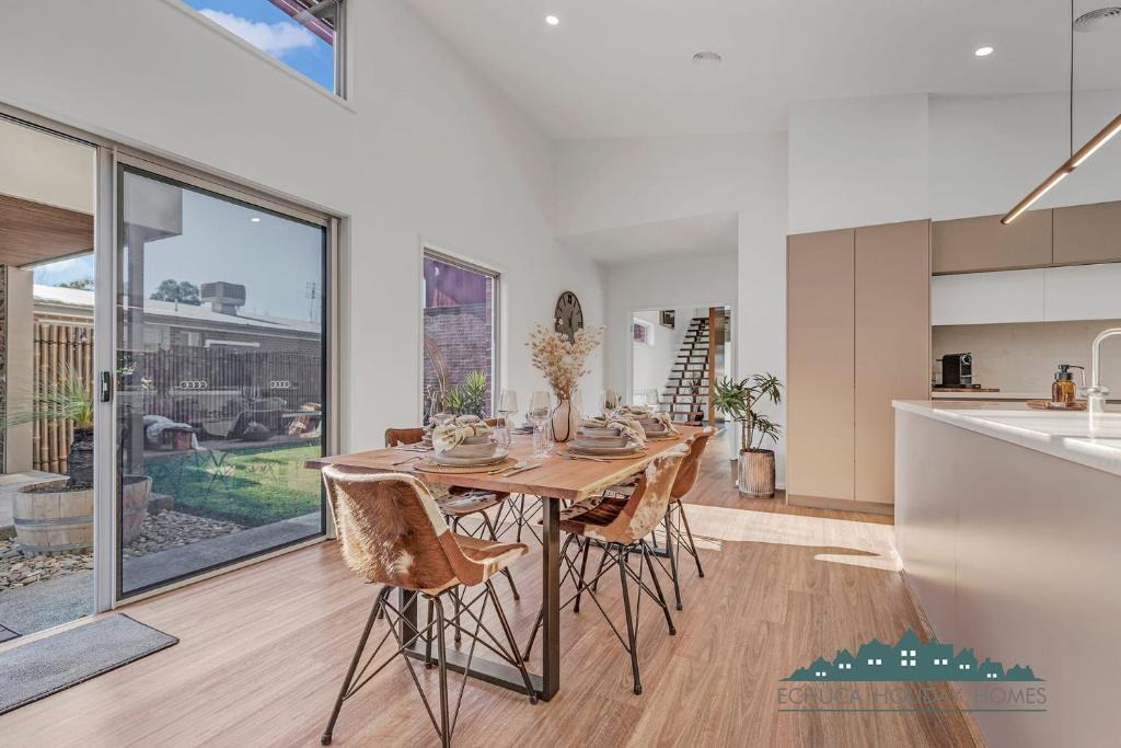 Moama House | Luxe Haven - Echuca Holiday Homes