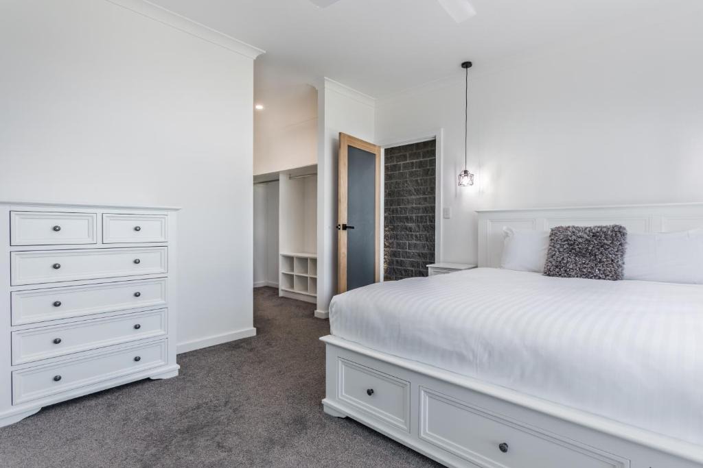 Bayonet Head House | Luxe Home by the BnB Collection