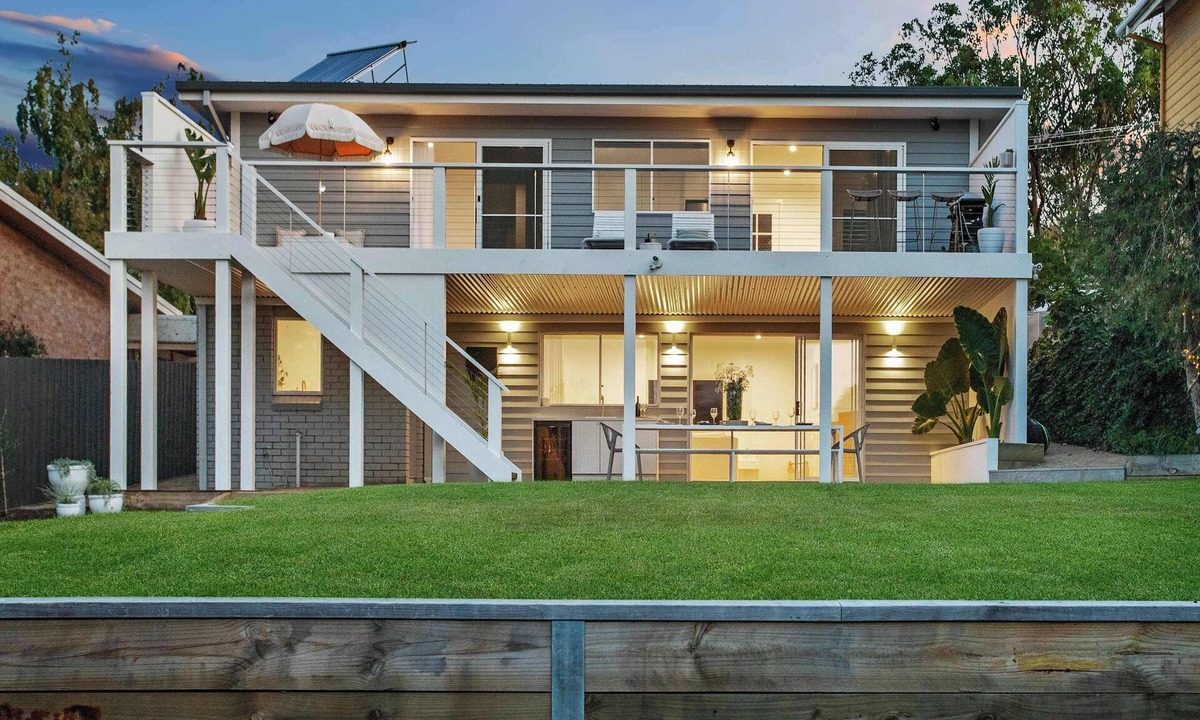 Dromana House | Luxe Oceanview - Bay Views, Beach & Wineries