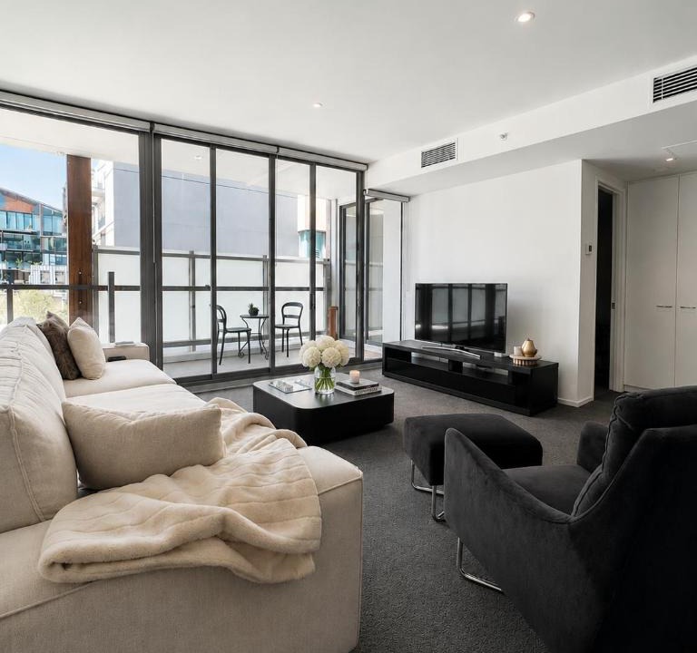 Port Melbourne Apartment | Luxe Port Melbourne Retreat 1BR, 2 Bath and Pool