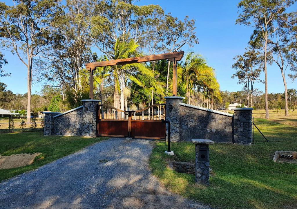 Chambers Flat Apartment | Luxurious Countryside Retreat - Visit our private apartment on our acreage property!