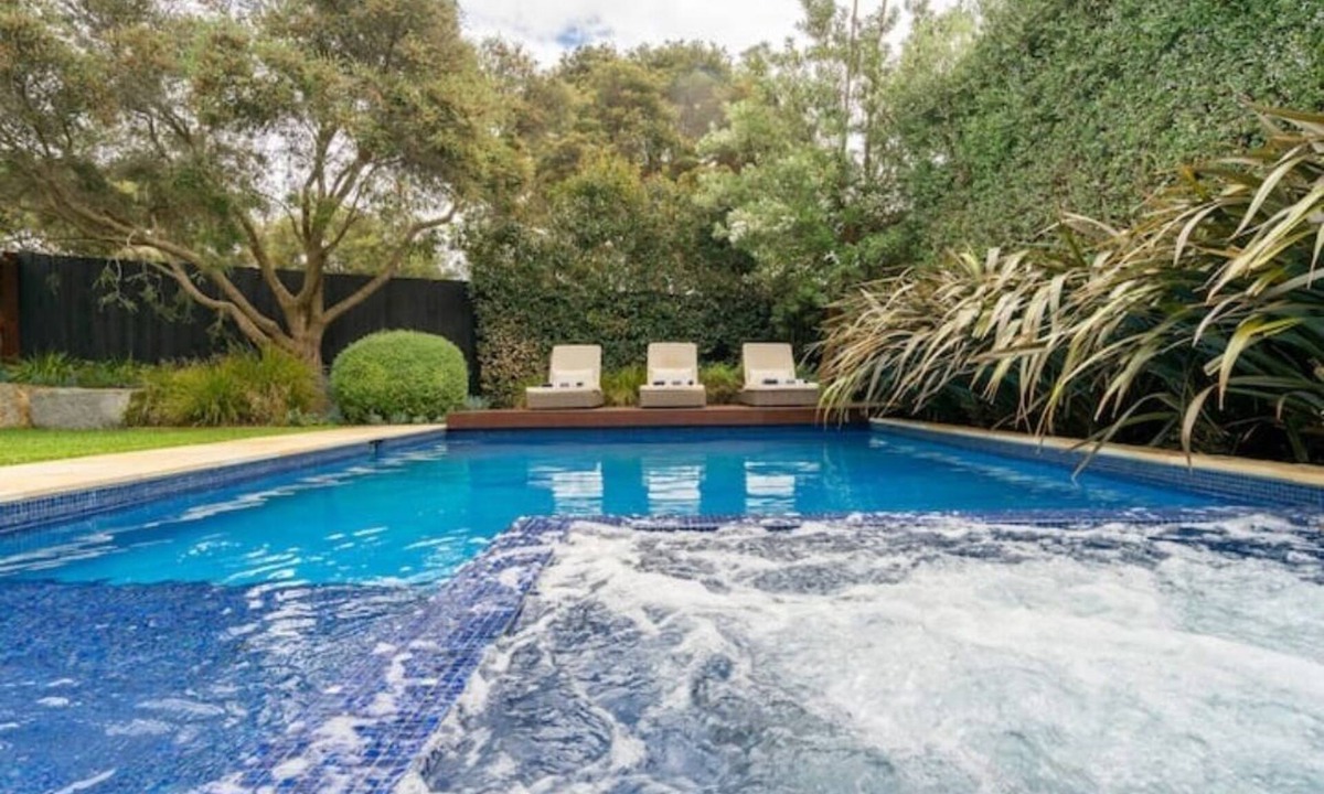 Blairgowrie House | LUXURIOUS HOLIDAY BEACH ESCAPE, CANTERBURY JETTY POOL, SPA, BLAIRGOWRIE