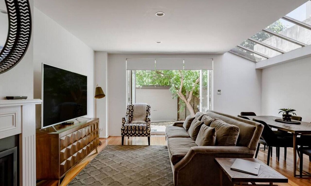 South Melbourne House | Luxurious Terrace Home | Grand Prix Oasis