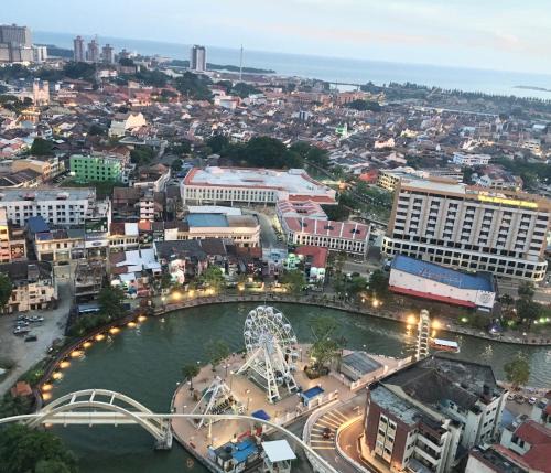 Bunga Paya Pantai Apartment | LUXURY 3r2b Penthouse The Shore Hotel & Residences