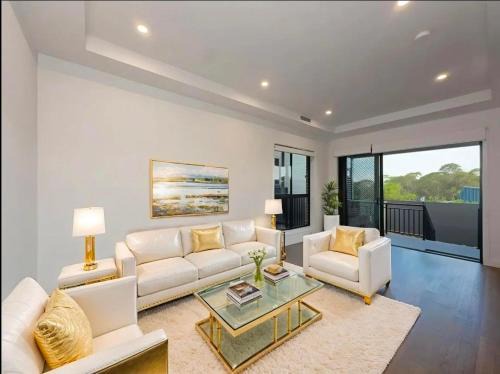 Rouse Hill Villa | Luxury 5 Bedroom Rouse Hill Home