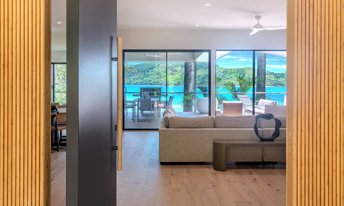 Hamilton Island House | LUXURY 7 BEDROOM PRIVATEE ESTATE WITH POOL