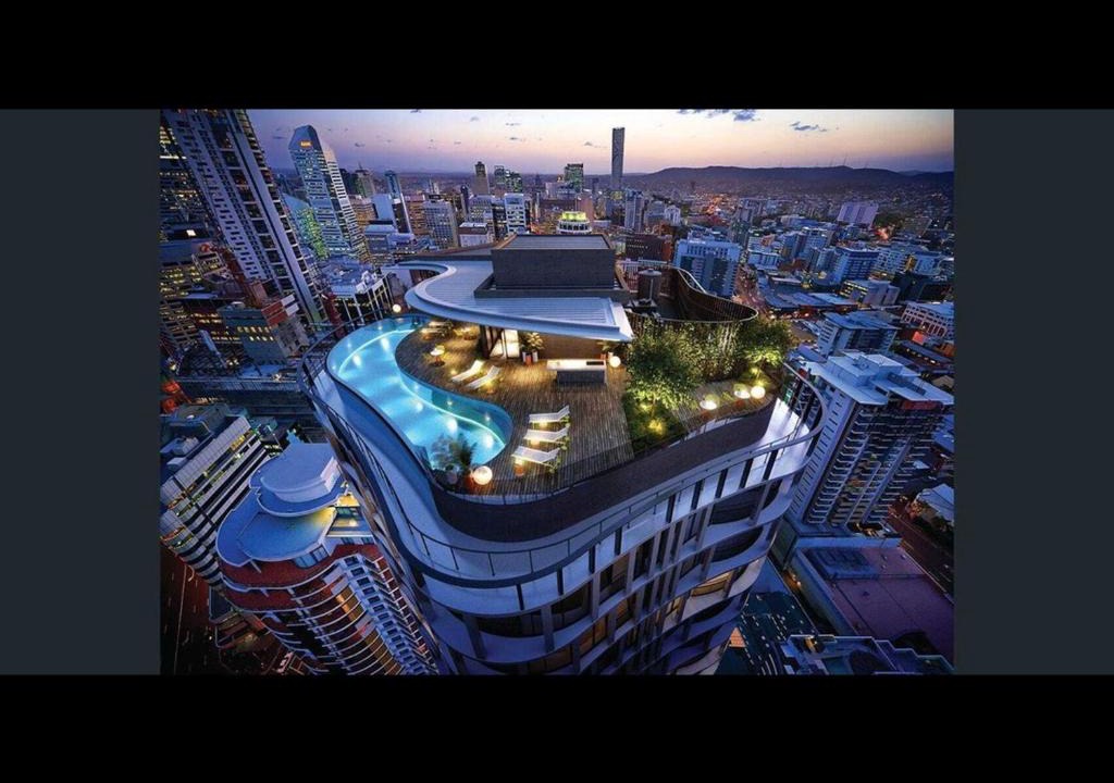 Brisbane Central Business District Apartment | Luxury Sky-high CBD Apt with Pool, Gym, Parking
