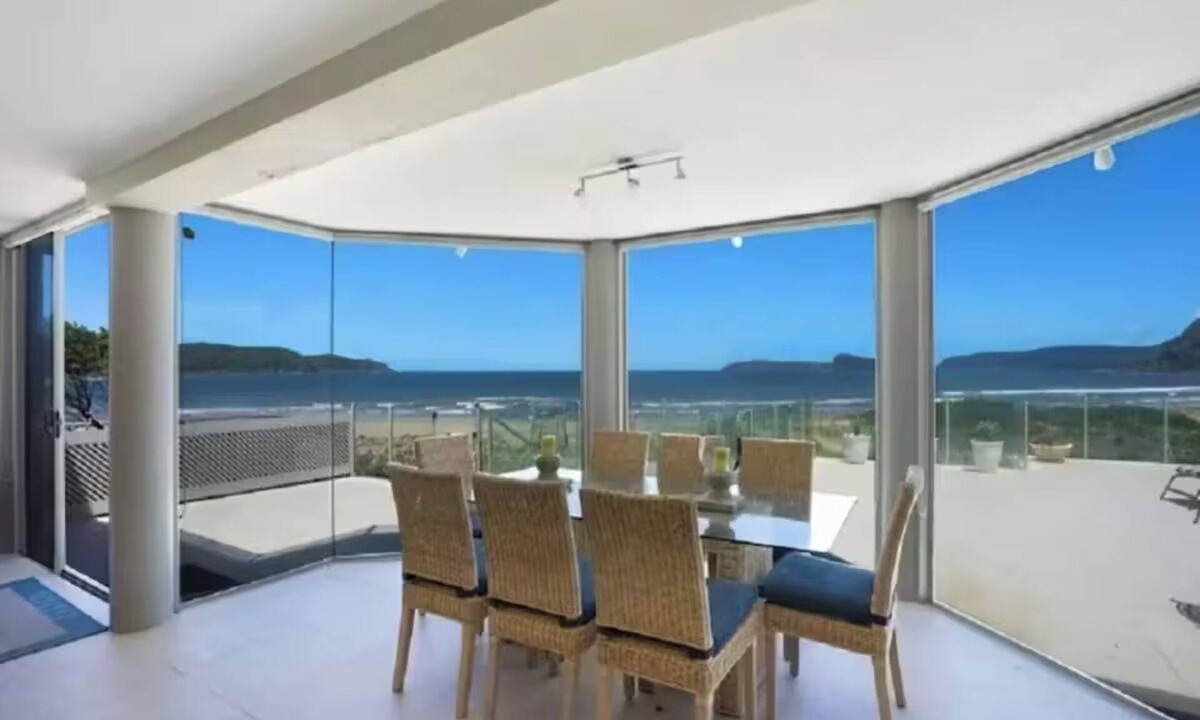 Umina Beach House | Luxury Villas Beachfront on the Esplanade at Umina Beach