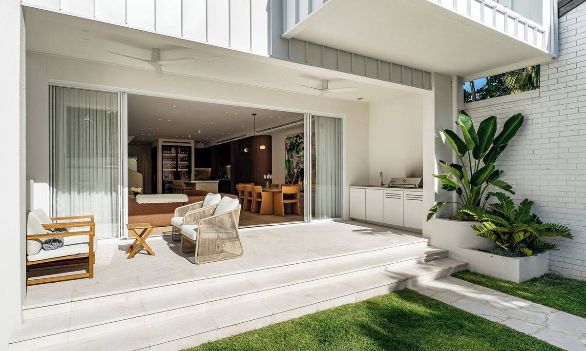 North Bondi House | Luxury Villas Bondi Luxe Haven (private garden and pool)
